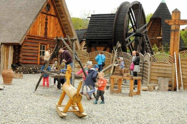 Středověký park techniky (Średniowieczna Osada Górnicza)