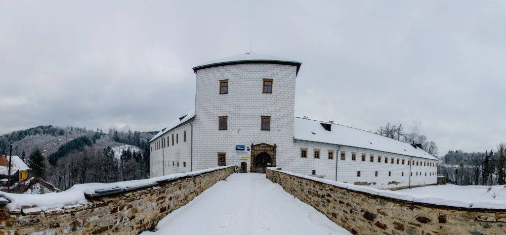 Castle and Chateau Kolštejn