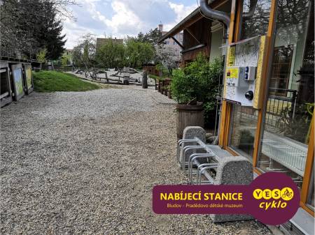 Nabíjecí stanice pro elektrokola - Pradědovo dětské muzeum Bludov