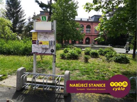 Nabíjecí stanice pro elektrokola - Hlavní třída Šumperk