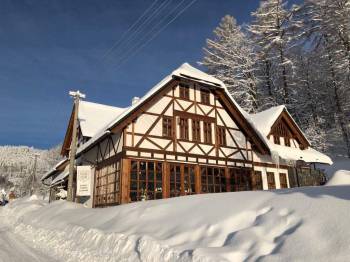 Rodinný řemeslný minipivovar doslova od podlahy