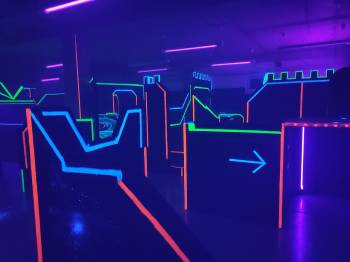 Laser arena představuje adrenalin s prvky počítačové hry